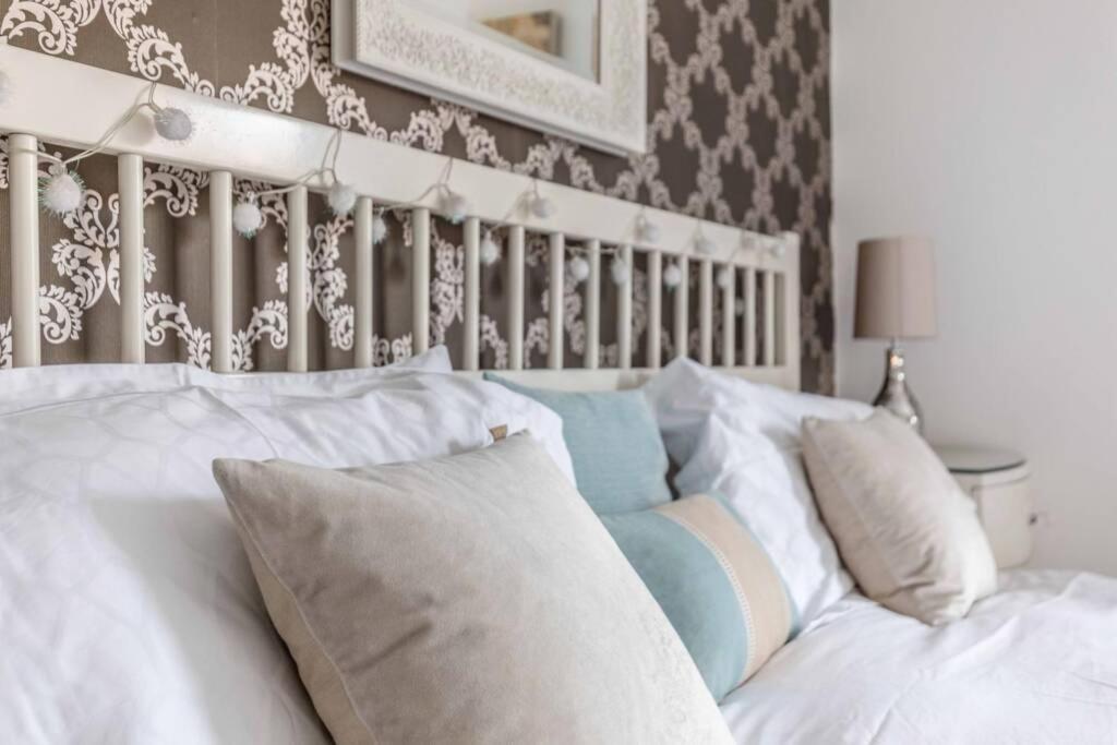 Villa Windsor Town Centre Victorian Townhouse Sleeps 6 Exterior foto