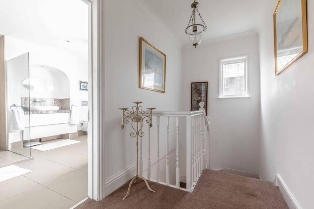 Villa Windsor Town Centre Victorian Townhouse Sleeps 6 Exterior foto